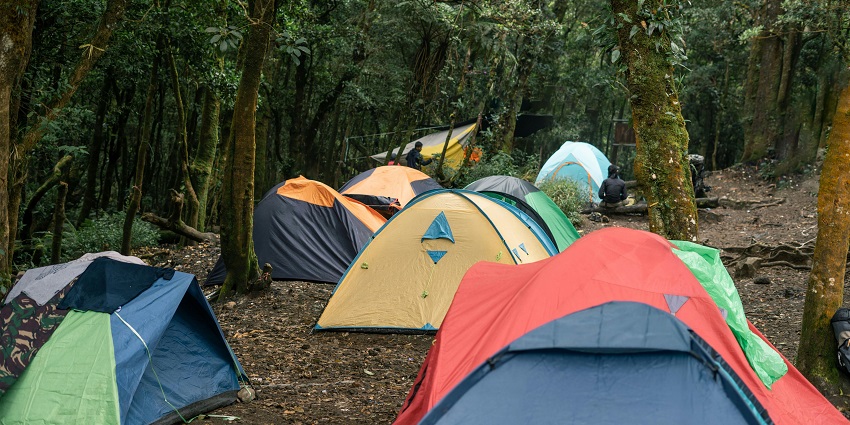 The cost of camping in Mumbai varies from place to place and the amenities offered.