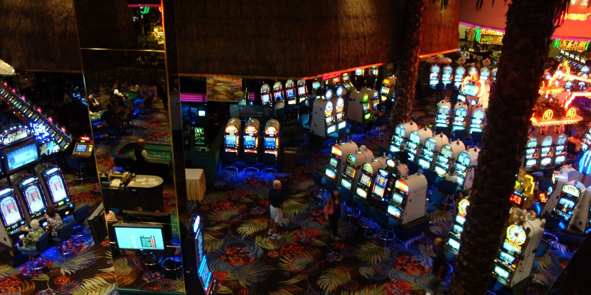 Join the nonstop party at Casino Carnival, where the fun never ends!