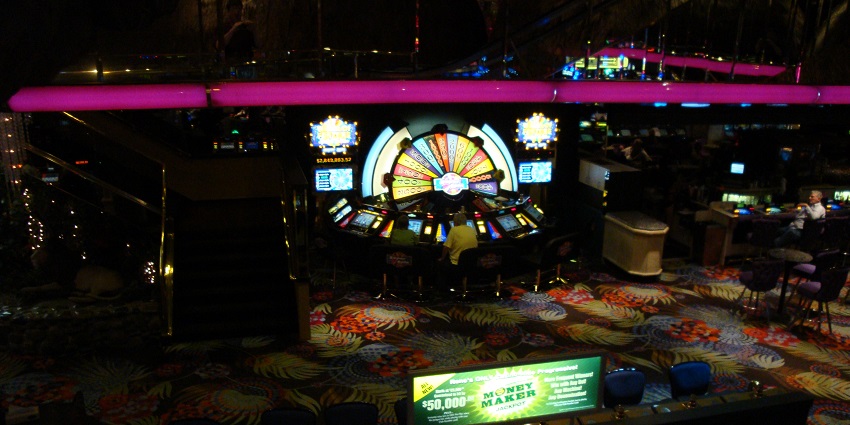 Casino Rad offers an elegant interior that attracts multiple visitors in the city and casino