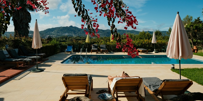 An image of a Centaur Hotel, a unique hotel offering spacious rooms and convenient location.
