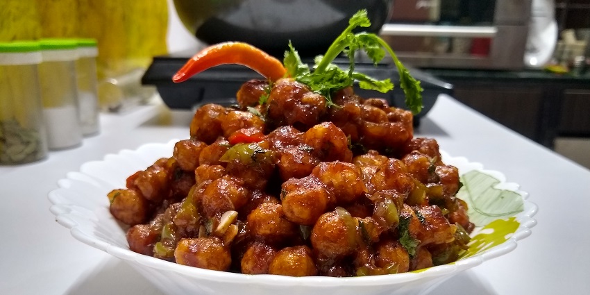 Enjoy chana, a tasty highlight of Mahabaleshwar's food scene when visiting this scenic hill station