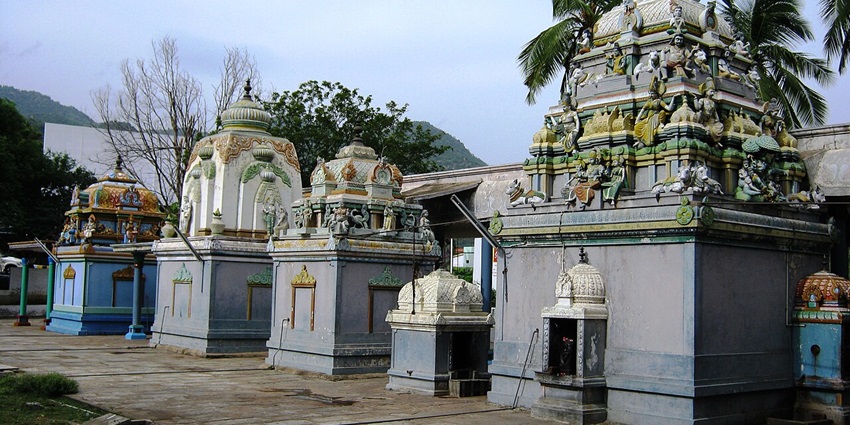 Front view of Sri Panchamugha Vinayagar Temple at Yercaud Adivaram near –swamimalai temple