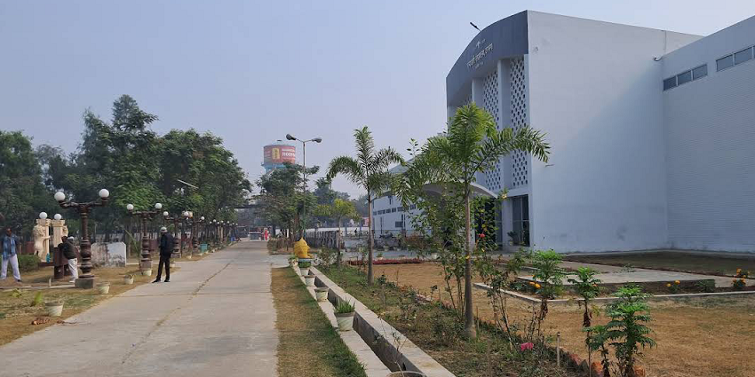 Chandradhari Museum, located near Darbhanga Fort.