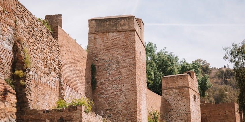 Channagiri Fort – an ancient hilltop fort with scenic views and historic ruins.