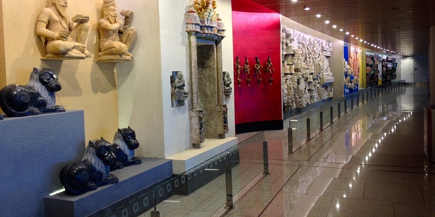 Championing contemporary and modern art gallery in Mumbai.