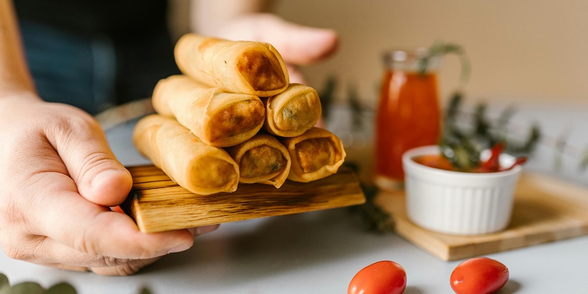 Bustling street food in Chennai offers diverse local food options and delicacies
