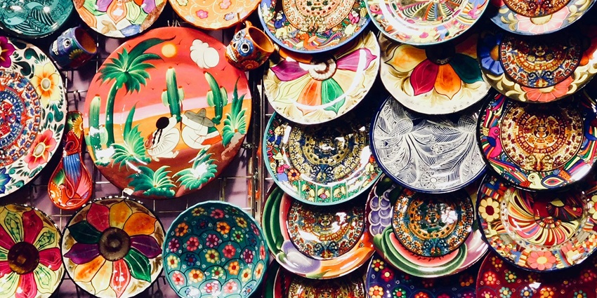 Chetlat Island Handicraft Stalls feature unique handmade items like coconut shell crafts.