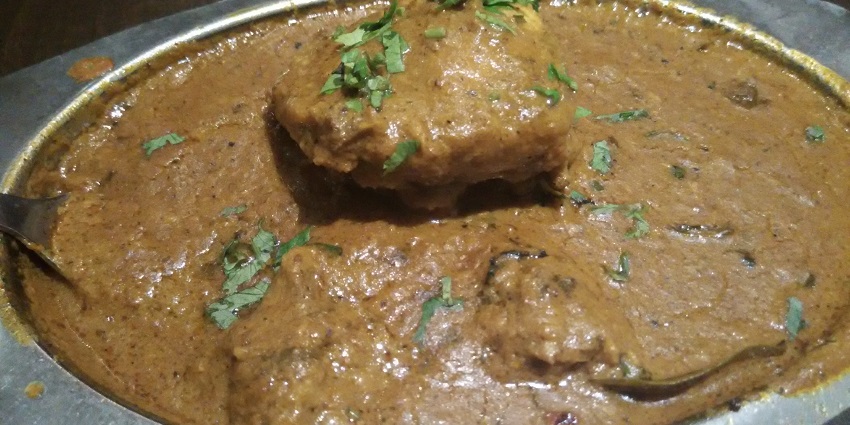 The best food in Tamil Nadu is the spicy South Indian dish with aromatic spices and flavours.
