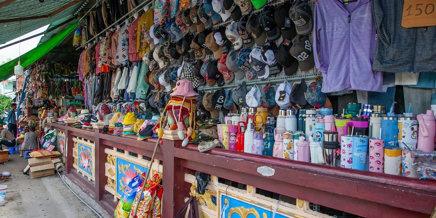 Shivaji Market - a timeless spot in Pune known for local finds