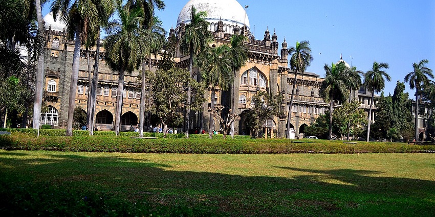 Chhatrapati Shivaji Maharaj Vastu Sangrahalaya Museum, a tourist attraction near Sangli Fort.