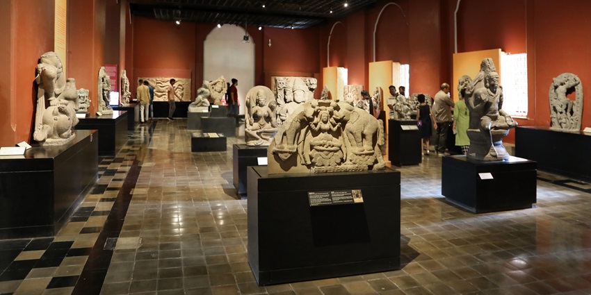 Interior of Chhatrapati Shivaji Maharaj Museum in Aurangabad displaying ancient sculptures