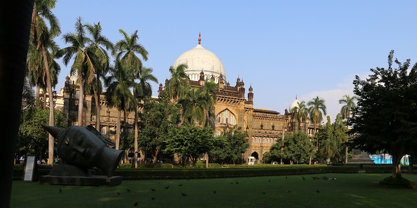 An image of Chhatrapati Shivaji Maharaj Museum showcasing historical artefacts.