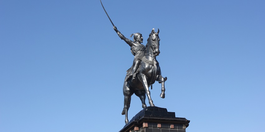 Chhatrapati Shivaji Maharaj Smarak is a popular spot among locals and tourists alike.