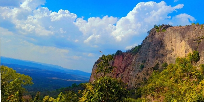 The scenic beauty of Chhindwara hill station is surrounded by nature, one of the best hill stations near Gwalior