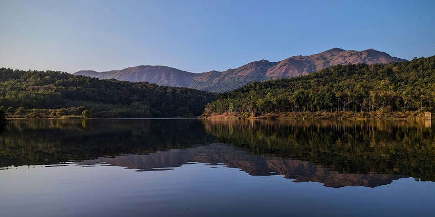 A view of Chikmagalur Lake, one of the top places to visit near Bangalore within 300 kms.