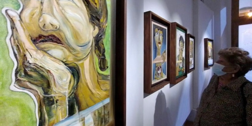 Chitnavis Centre is an art gallery with art displays done by both local and international artists