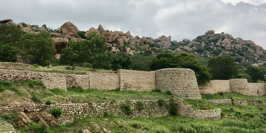 Chitradurga Fort features impressive architecture and fascinating historical significance.