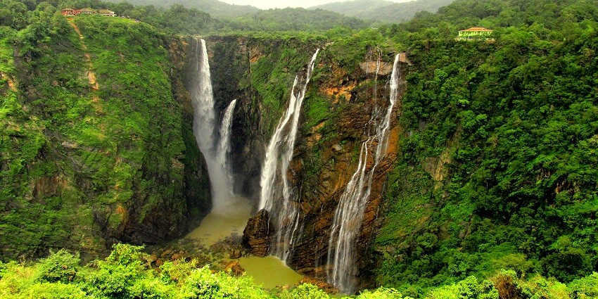 Beautiful Chunchi Falls, the silver water cascading down the large rocks