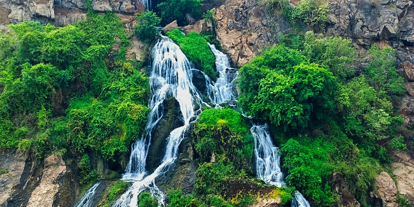 An astonishing view of the cascading Chunchi Falls, a top tourist attraction in Karnataka.
