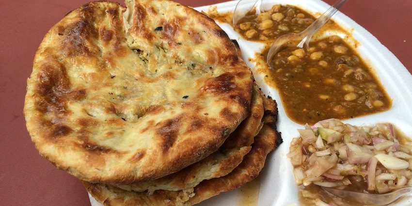 Naan is a dominating and one of the best street food in Faridabad to fill your tummy.