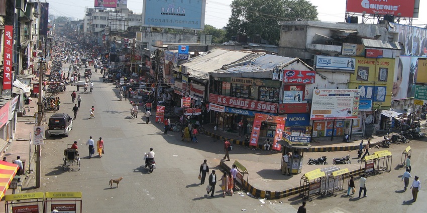 Civil Lines offers a vibrant market filled with cafes, restaurants, and boutiques