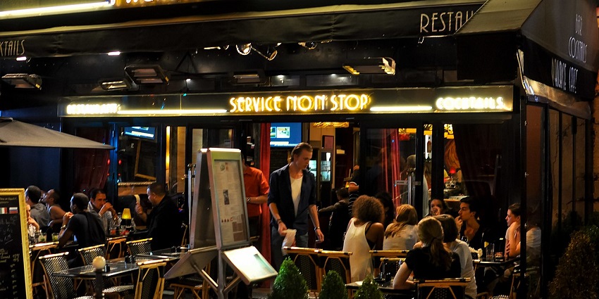 Take in the thrill of vintage gaming in the Casino in Paris at Clichy Montmartre.