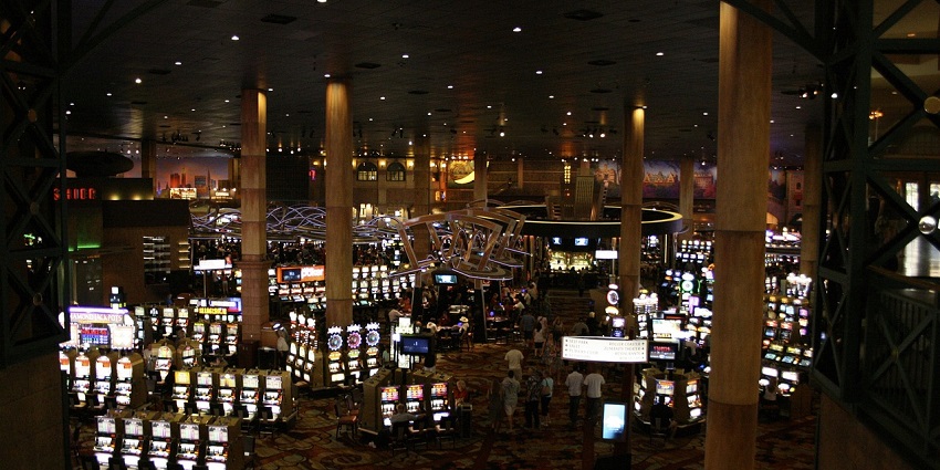 Experience luxury gaming in this Casino in Paris