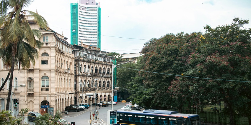 Colaba Causeway is another one of the places to visit near Mumbai Central for shopping lovers
