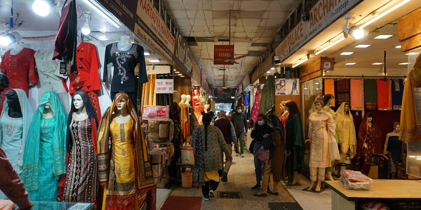 Image of a market in a complex - Probably the most unique saree shopping place in Mumbai