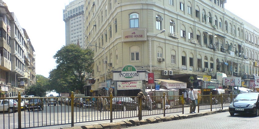 Colaba Causeway, a vibrant shopping street near Jehangir Art Gallery.