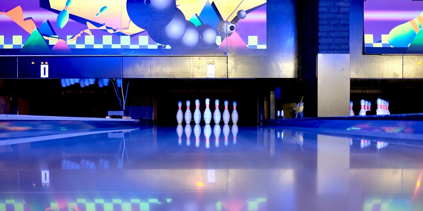 A glimpse of bowling zone at the famous arcade Smaaash in Karnataka.