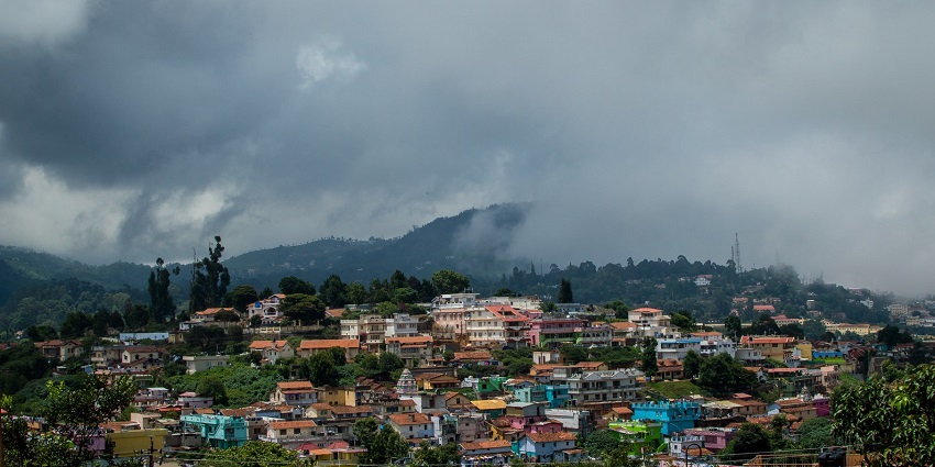 Fog and clouds covering green hills at Coonoor, one of most picturesque offbeat places in Ooty