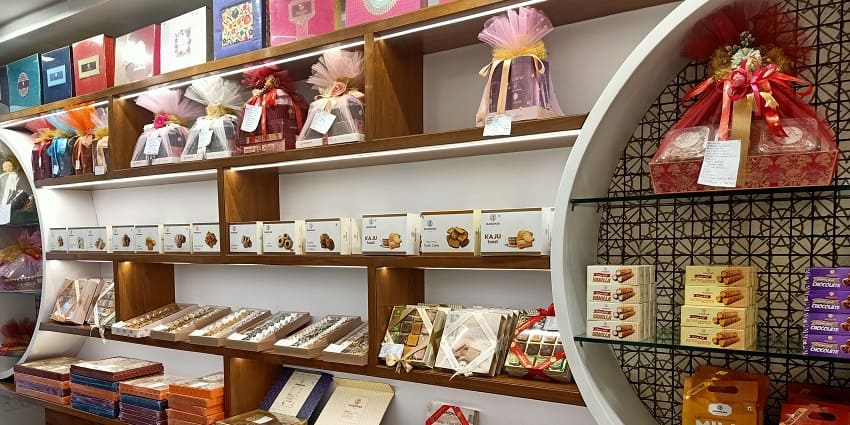 Cooper’s Fudge & Chikkis is a popular spot for sweet shopping in Lonavala