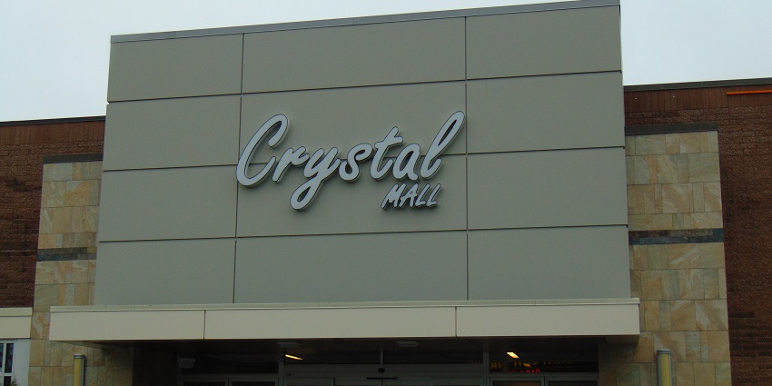 Exterior view of Crystal Mall, one of the top shopping malls in Rajkot with diverse brands