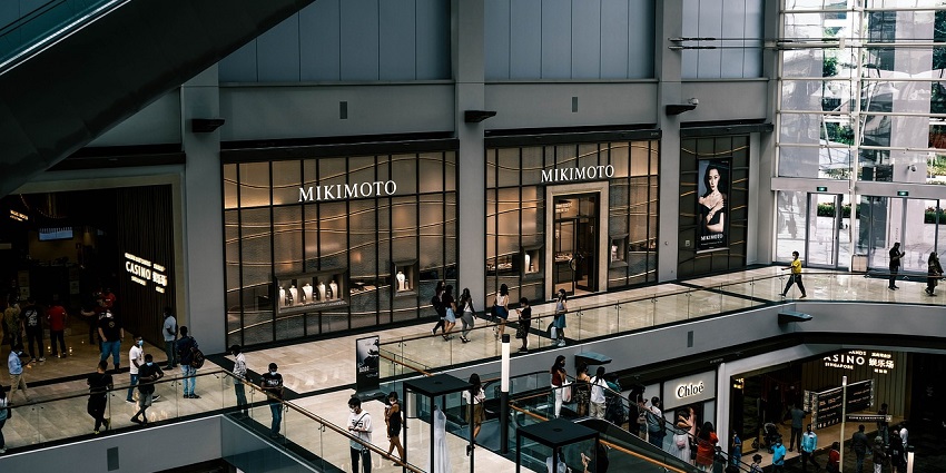 Style and dine at DYP City Mall, one of the best shopping malls in Kolhapur for visitors.