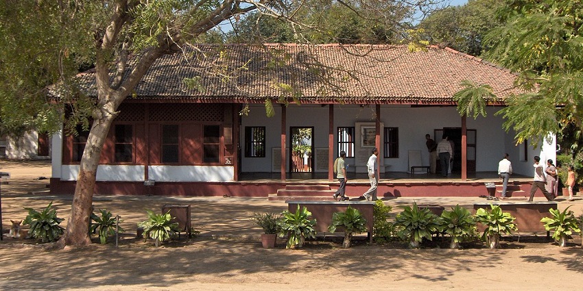 Serene and peaceful Dada Darbar shrine, a spiritual center in Khandwa.