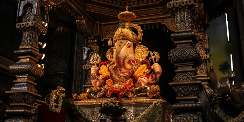Dagdusheth Halwai Ganpati Mandir is a spiritual temple in Hinjewadi that is home to Lord Ganesha