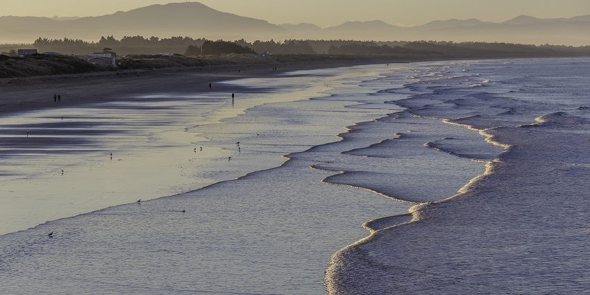 An image of the beach during sunset, making it one of the top places to visit near Palghar.