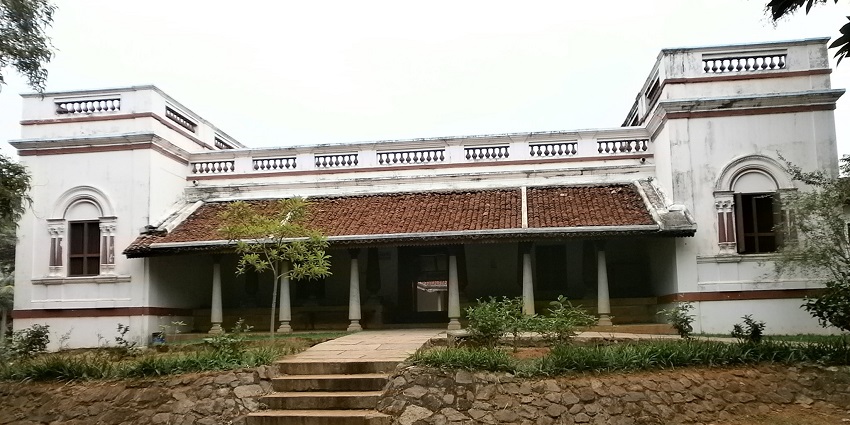 Cultural village of DakshinaChitra showcasing traditional South Indian art and heritage.