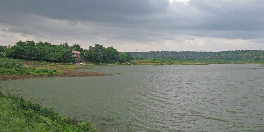 Scenic Haryana Tourism restaurant at Damdama Lake, one of the top places to visit near Gurgaon for weekend.