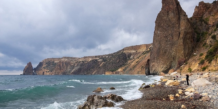 Dana Pani Beach is ideal for peaceful strolls and picnics