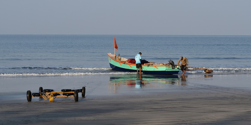 A picture of Dapoli, with beaches, one of the best places to visit near Ganpatipule.