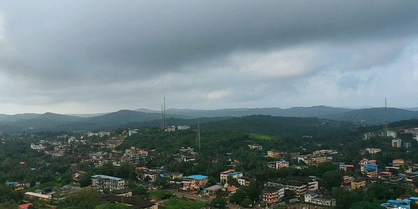 The coastal city of Dapoli is one of the alluring offbeat places in Maharashtra state.