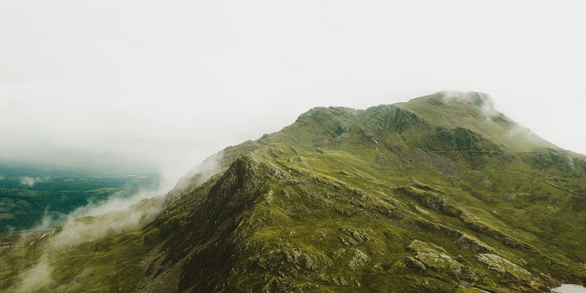 Darkoba Peak, one of the region’s highest peaks, offers a thrilling trekking experience.