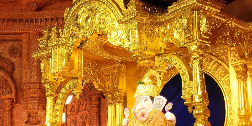Dashabhuja Ganapati Temple is among the best places to visit in Kothrud for spirituality.