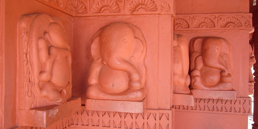 Hedvi Ganesh Temple, one of the places to visit in Guhagar, is an ancient white marble temple.