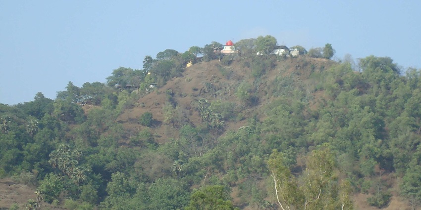 Hilltop Datta Mandir in Revdanda is one of the famous spiritual attractions in the region.