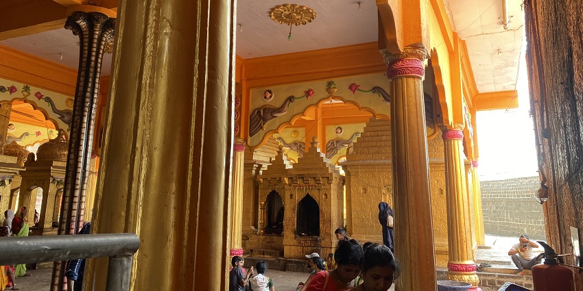 Shree Datta Mandir at Mahurgad features intricate architecture