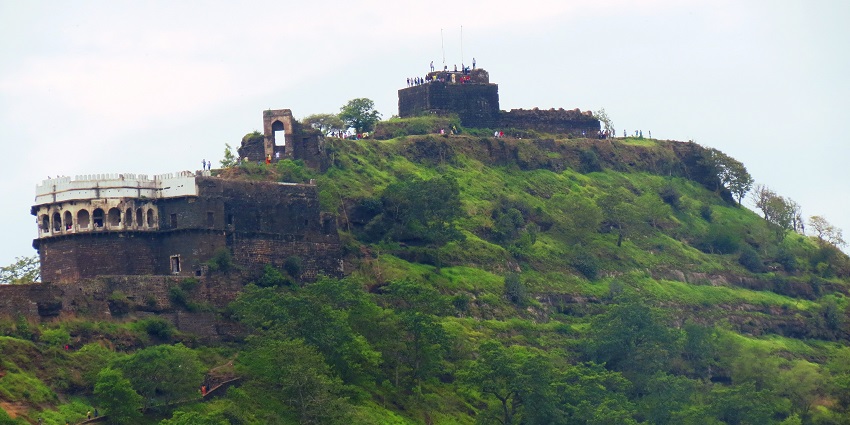Daulatabad Fort boasts impressive ancient architecture, attracting photographers.
