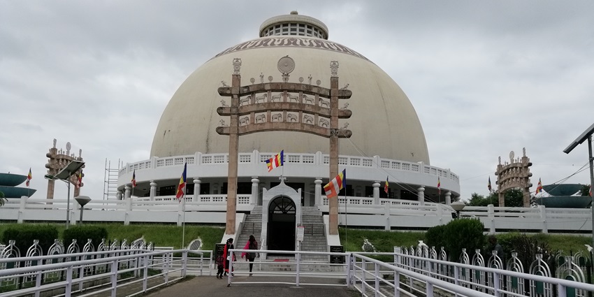 Deeksha Bhoom, one of the top places to visit in Nagpur, symbolises Dr. B.R. Ambedkar's conversion.